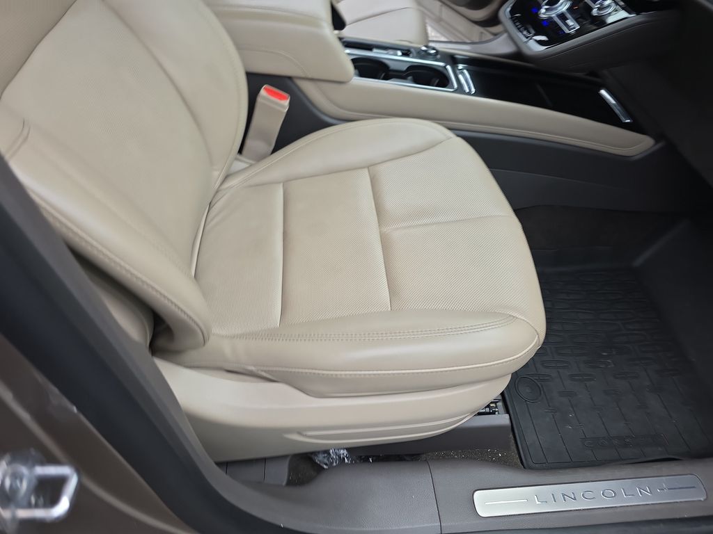 2020 Lincoln Corsair Base - Photo 12