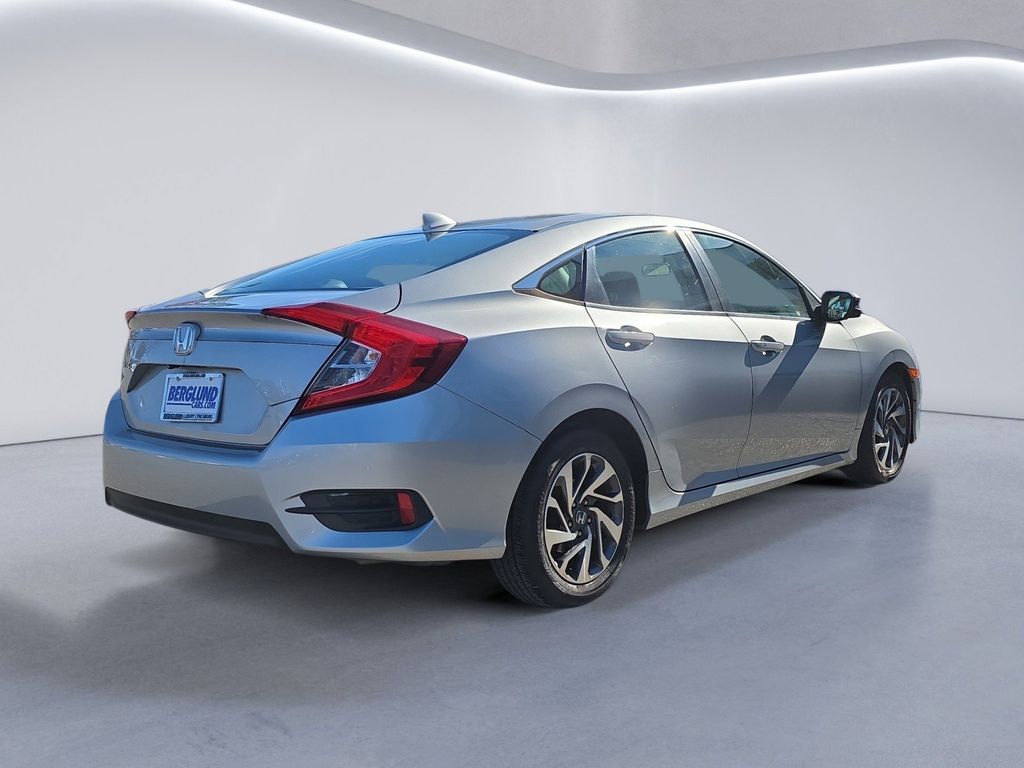 2017 Honda Civic EX photo 4