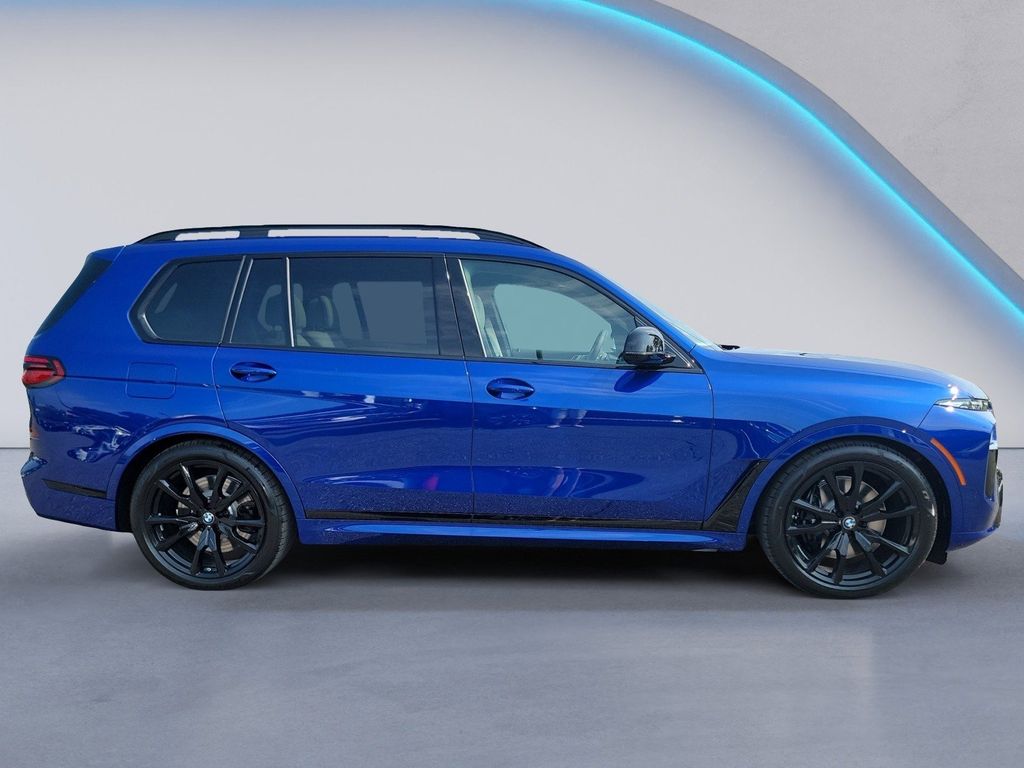 2026 Bmw X7 M60i photo 3