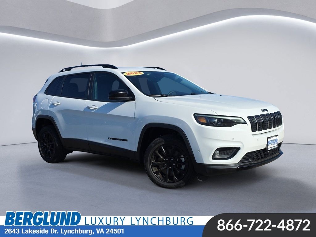 Used 2023 Jeep Cherokee Altitude Lux SUV