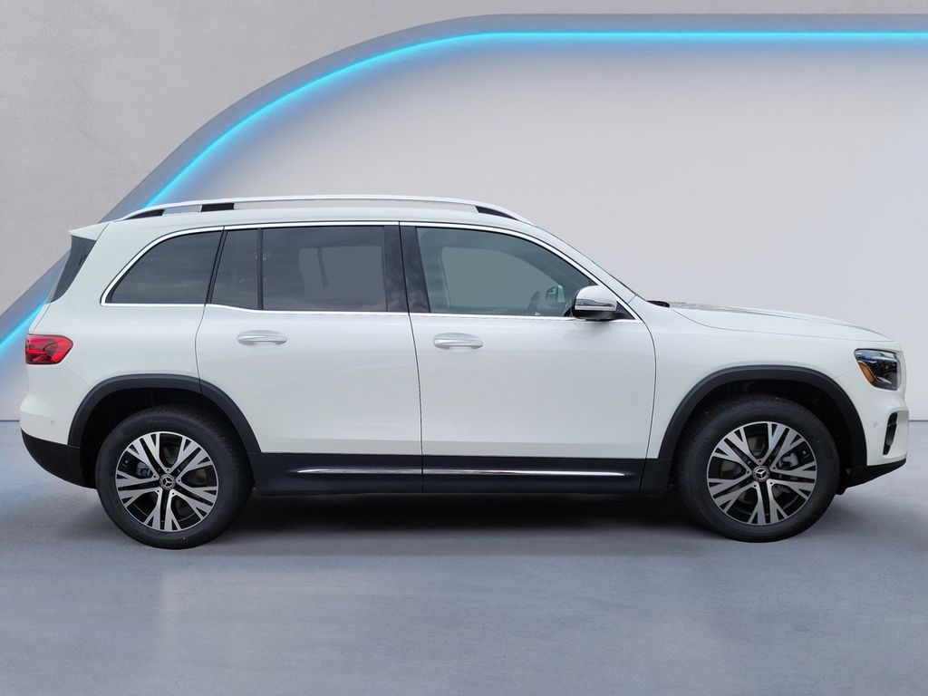 2025 Mercedes Benz GLB 250 4MATIC photo 3