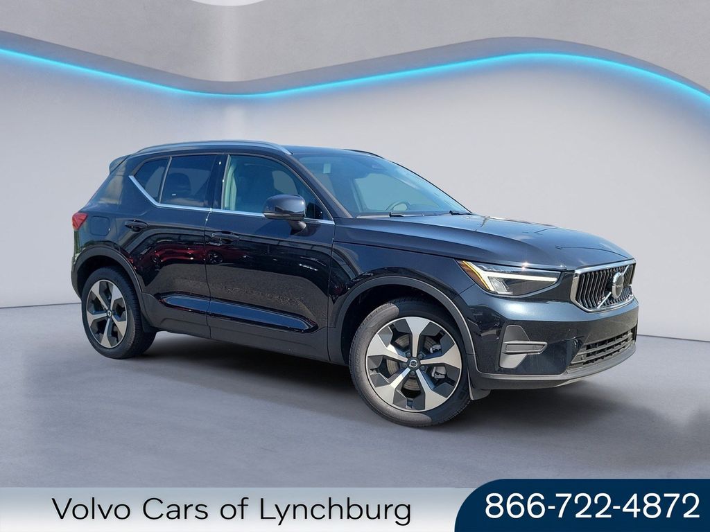 2025 Volvo XC40 Sport Utility 