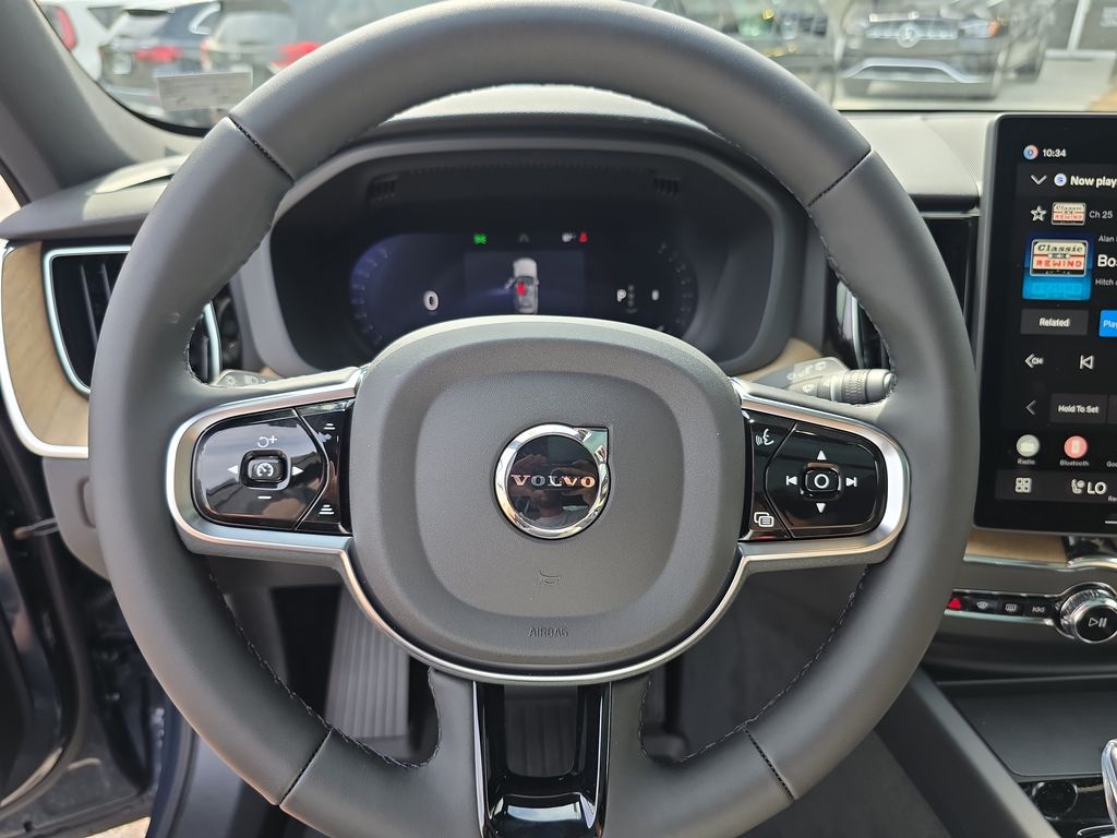 2026 Volvo XC60 Plus - Photo 14