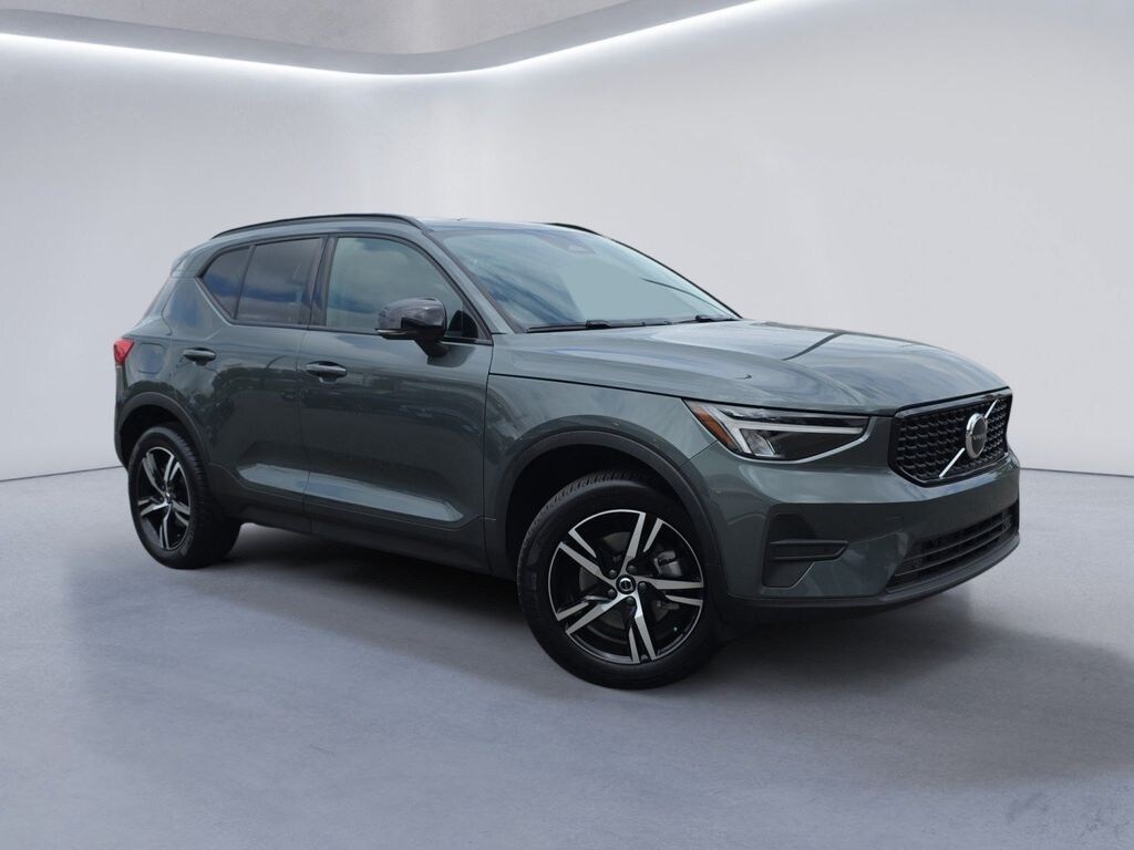 New 2026 Volvo XC40 Core Sport Utility