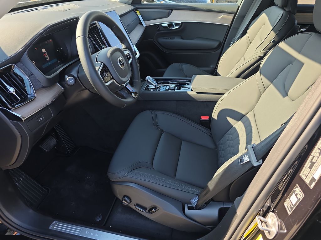 2026 Volvo XC90 Plus - Photo 8