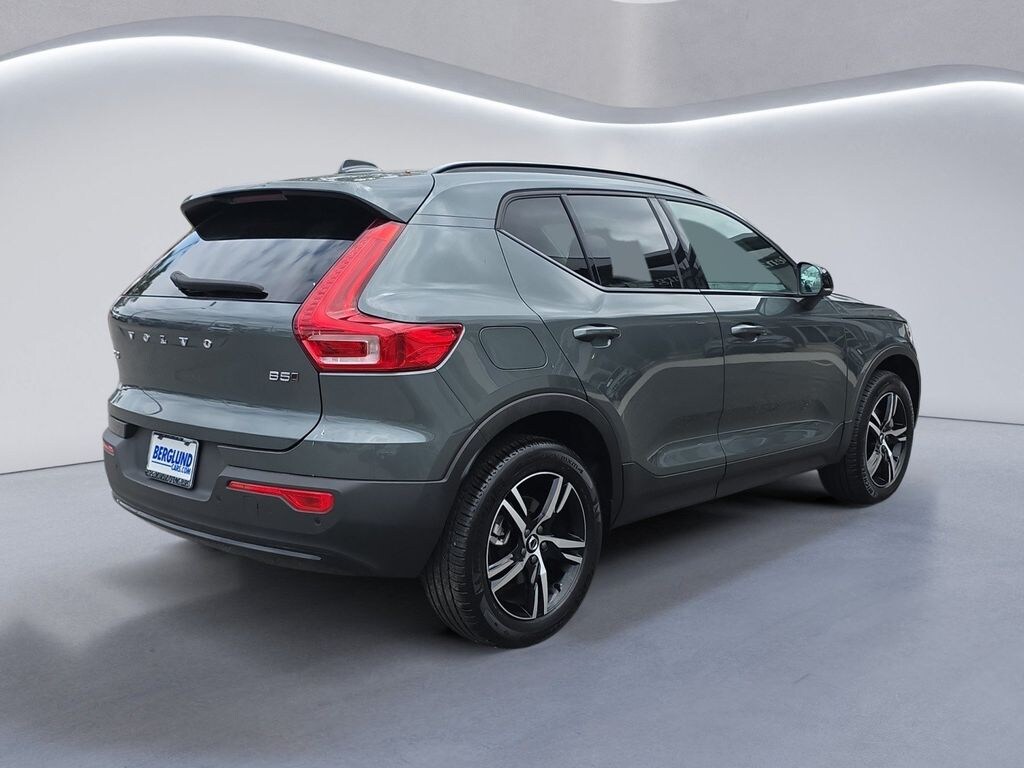New 2026 Volvo XC40 Core Sport Utility