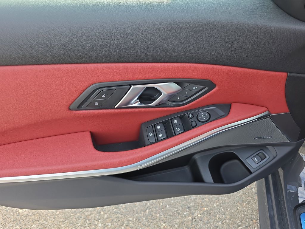 2026 Bmw 330i xDrive Sedan photo 4