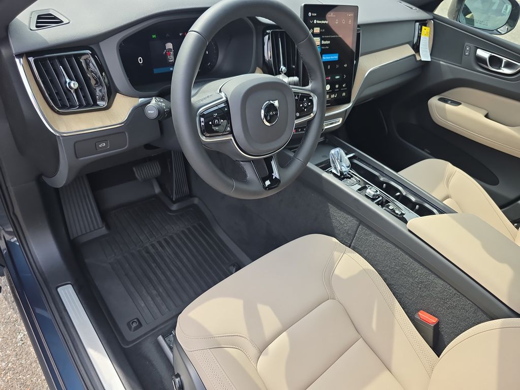 2026 Volvo XC60 Plus - Photo 9