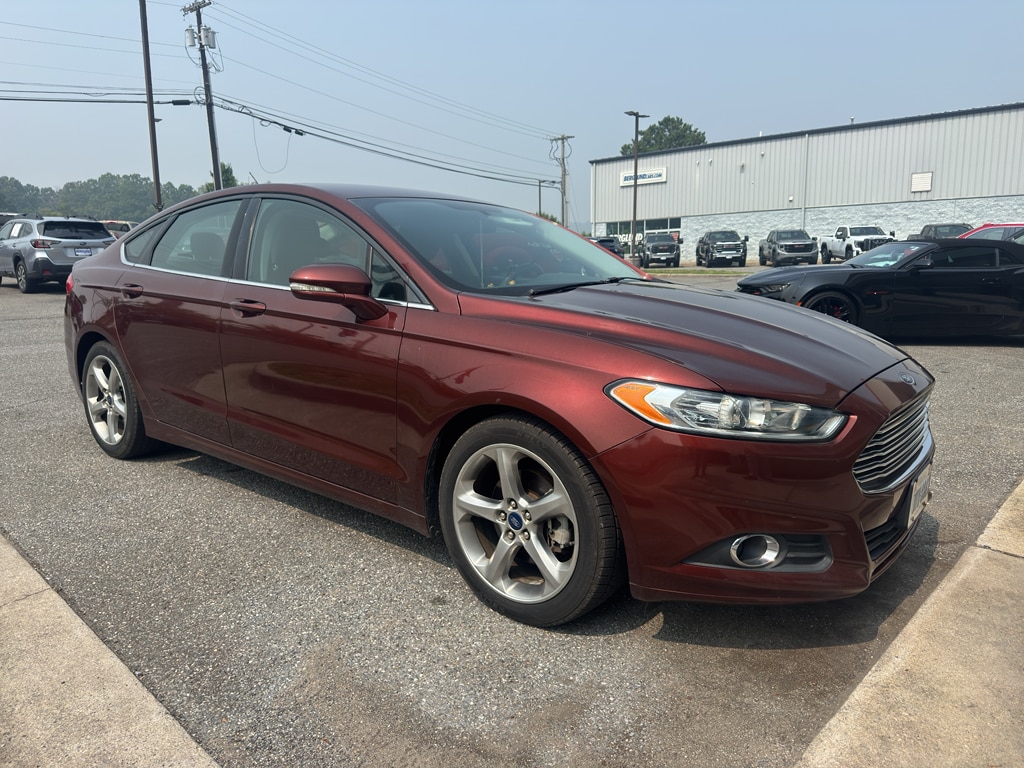 Used 2015 Ford Fusion SE Sedan