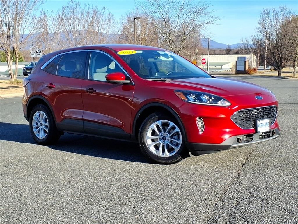 2021 Ford Escape SE's photo