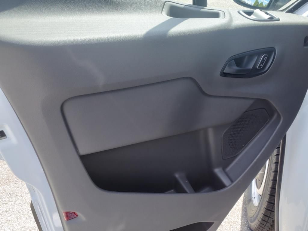 2025 Ford Transit Van Base - Photo 8