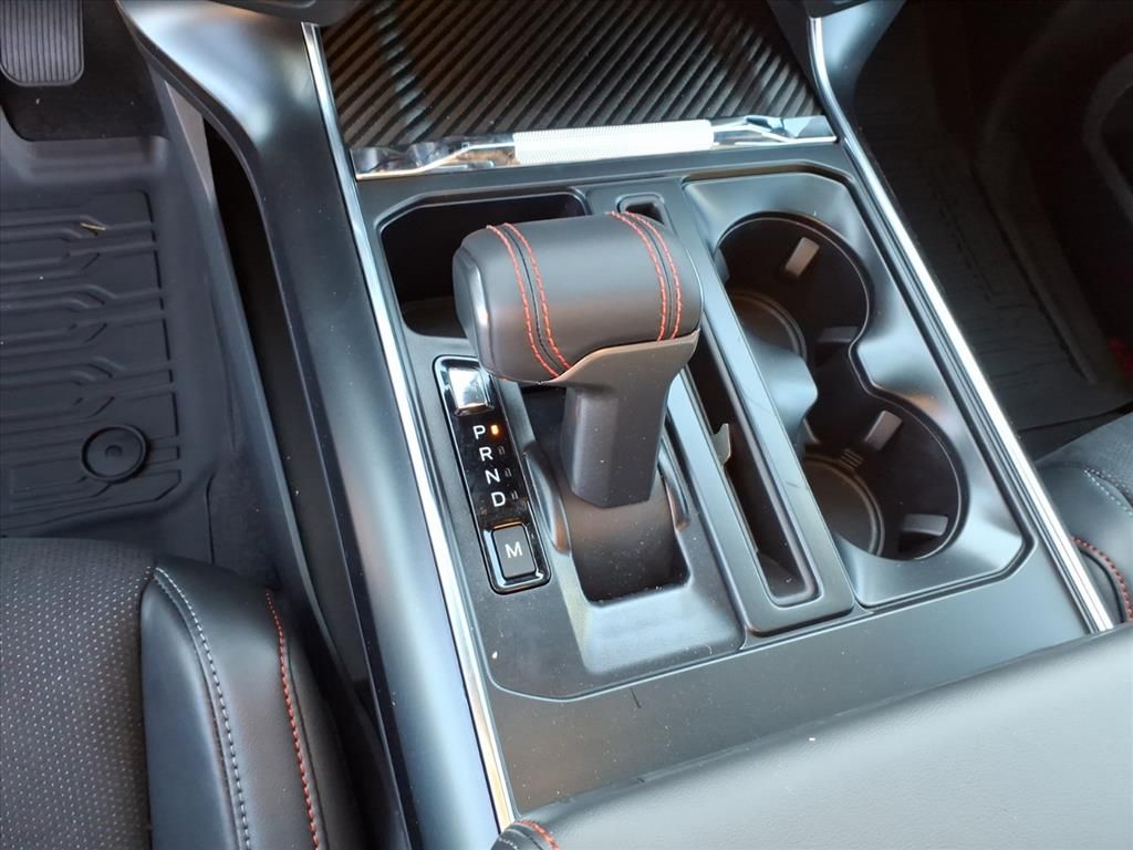 2025 Ford F-150 Raptor - Photo 16