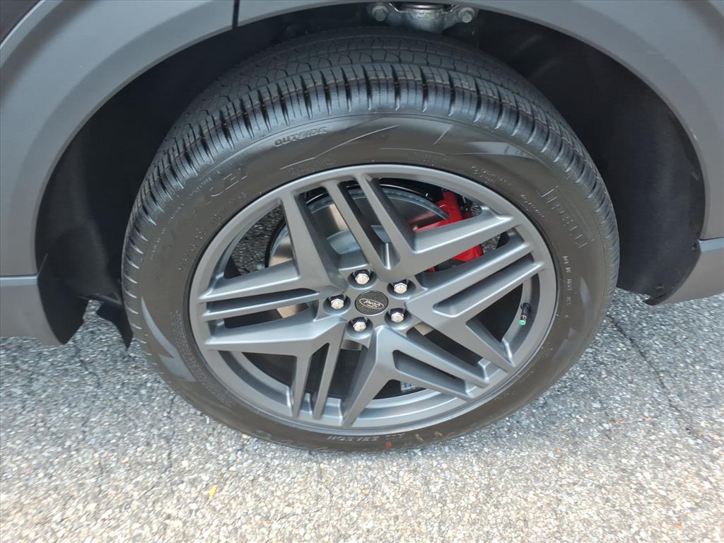 2026 Ford Explorer ST - Photo 8