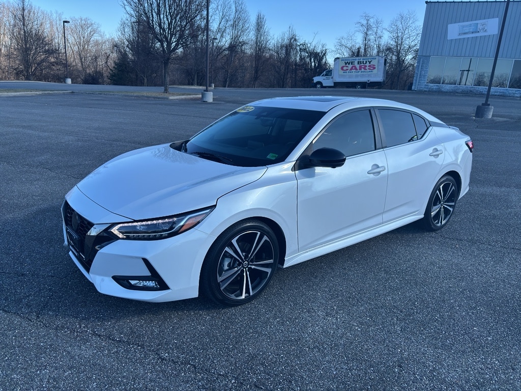 2022 Nissan Sentra SR's photo