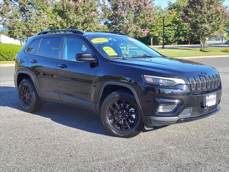 Used 2023 Jeep Cherokee Altitude Lux with VIN 1C4PJMMB8PD115396 for sale in Bedford, VA