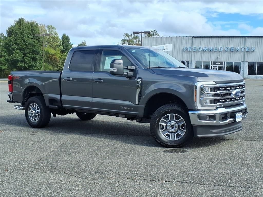 2026 Ford F-350 Super Duty Lariat's photo