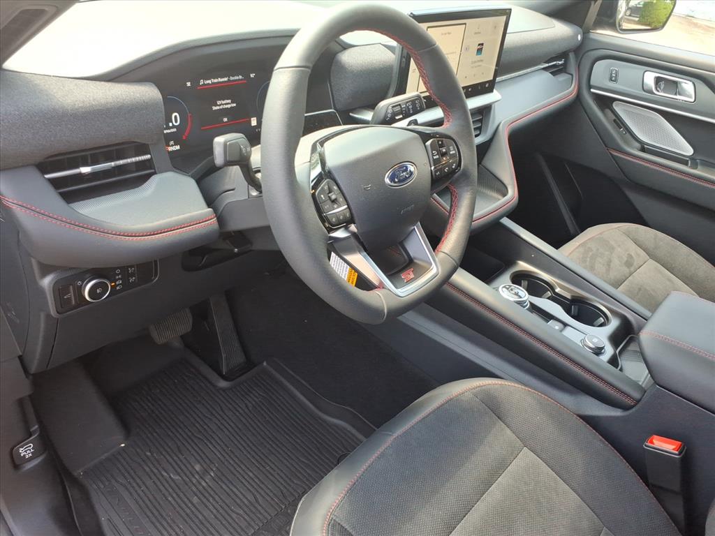 2026 Ford Explorer ST - Photo 4