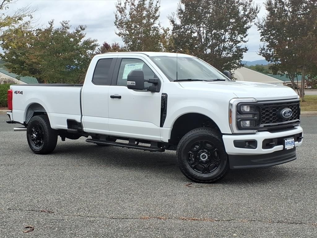 2026 Ford F-250 Super Duty XL's photo