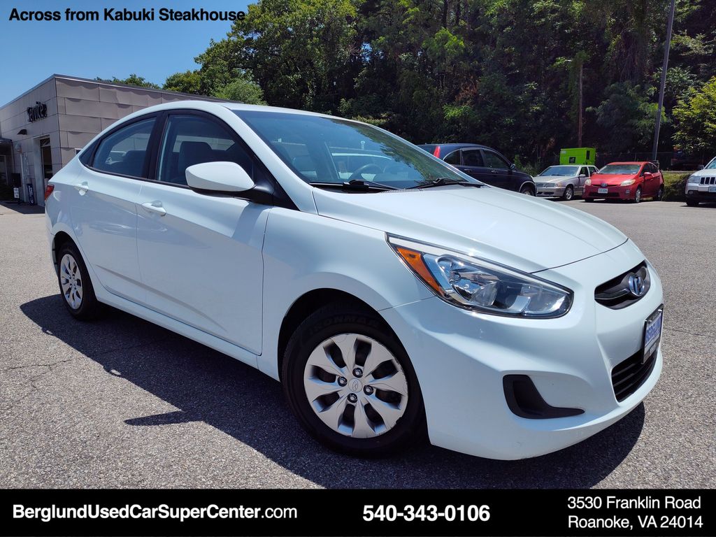 2016 Hyundai Accent SE 4-Door 6-Speed Automatic's photo