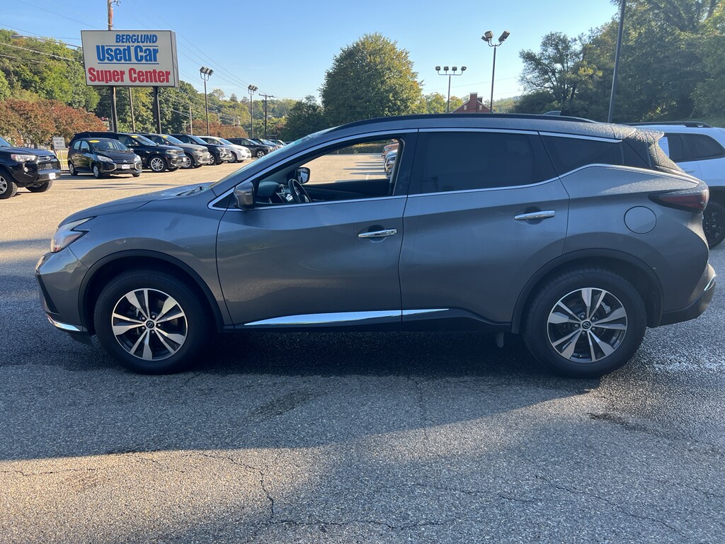 2023 Nissan Murano SV photo 2