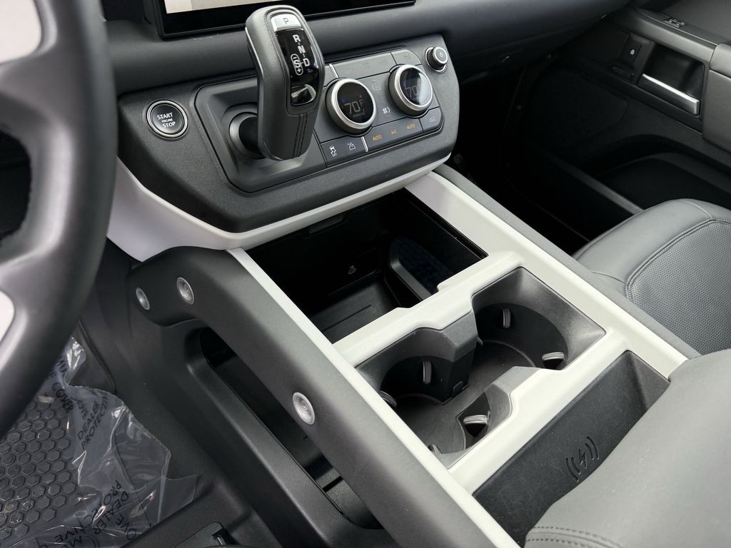 2025 Land Rover Defender X-Dynamic SE - Photo 29