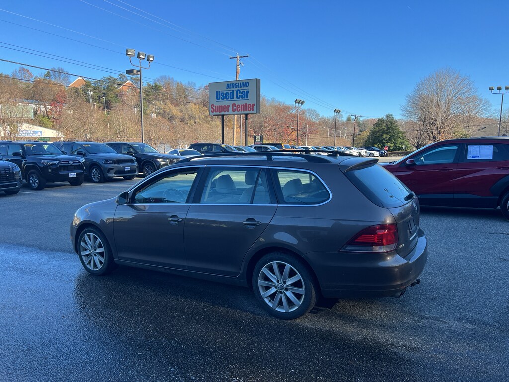 Used 2013 Volkswagen Jetta SportWagen 2.0L TDI w/Sunroof Wagon