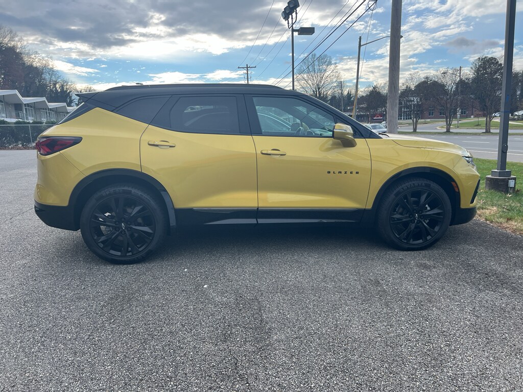 2022 Chevrolet Blazer RS photo 4