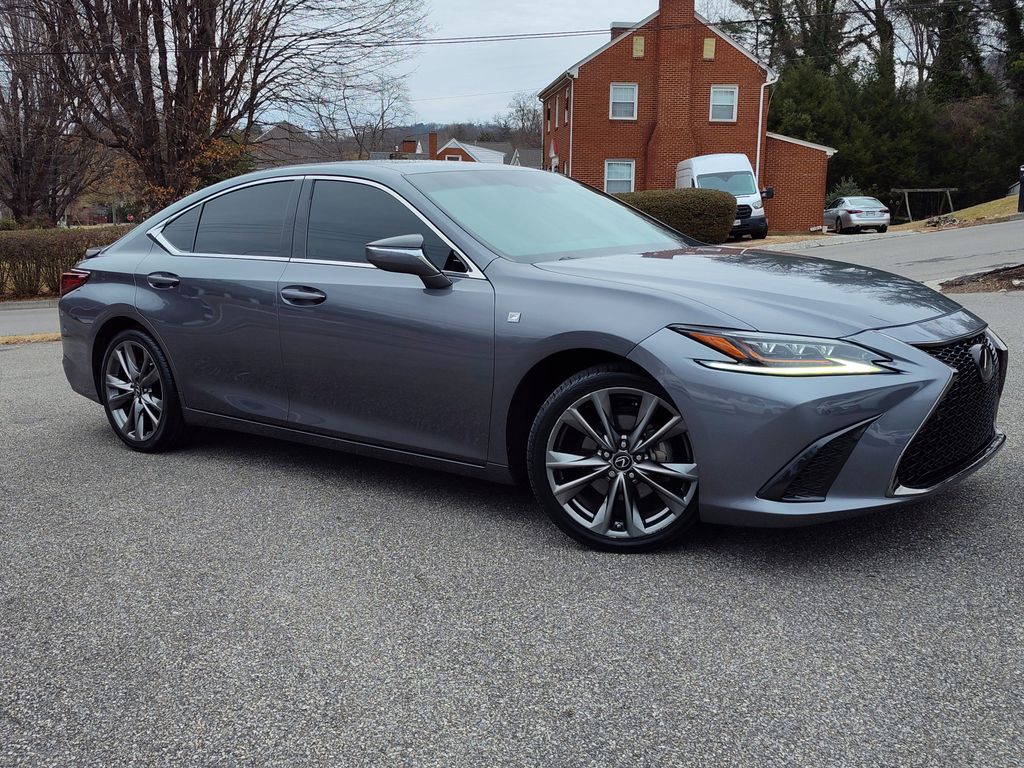 2019 Lexus ES F SPORT's photo