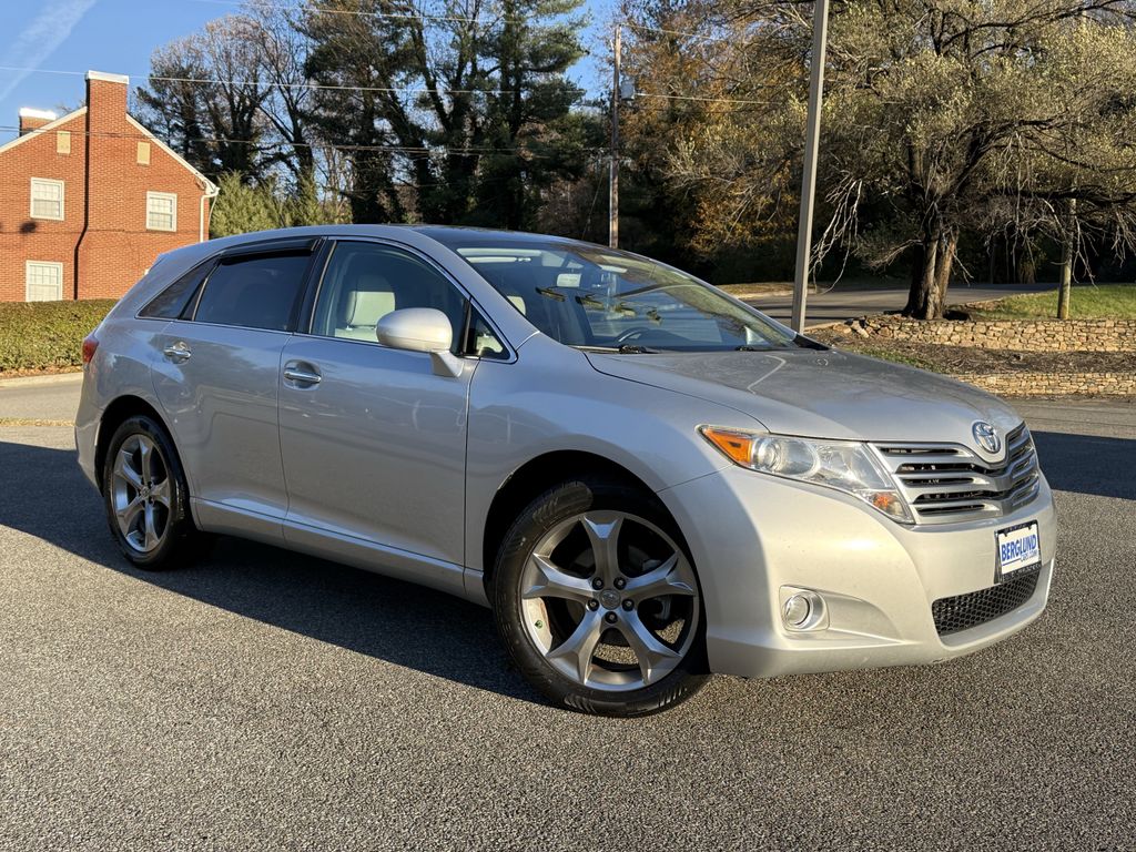 2010 Toyota Venza Base photo 2
