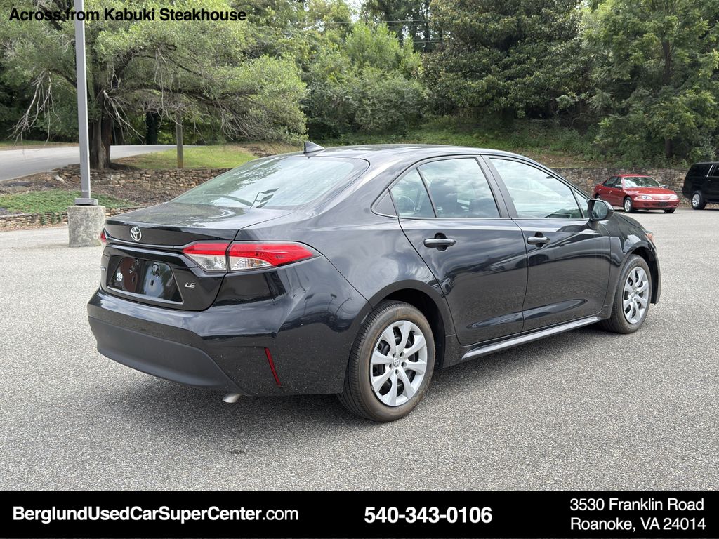 2023 Toyota Corolla LE photo 4