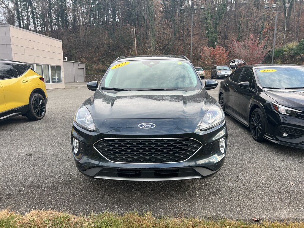 2022 Ford Escape SEL photo 2