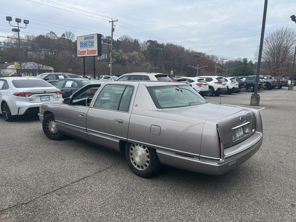 Used 1996 Cadillac DeVille Base (STD is Estimated) Sedan