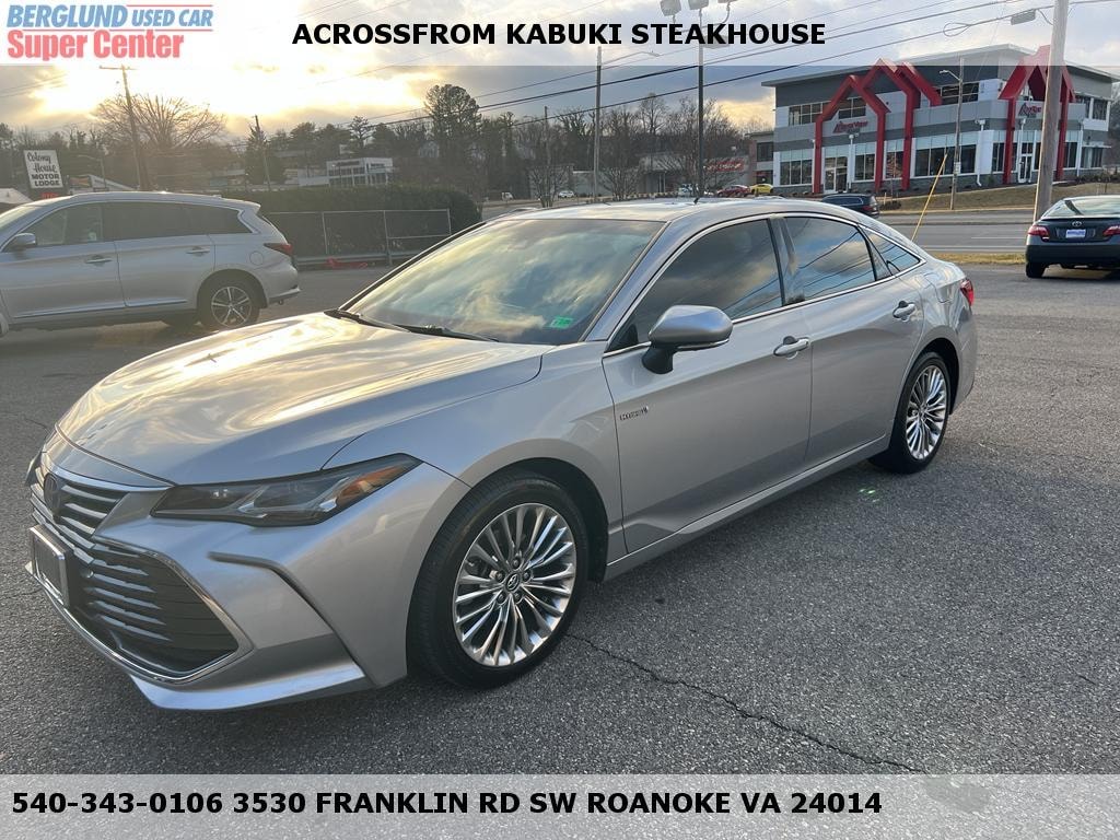 Used 2019 Toyota Avalon Hybrid Limited Sedan