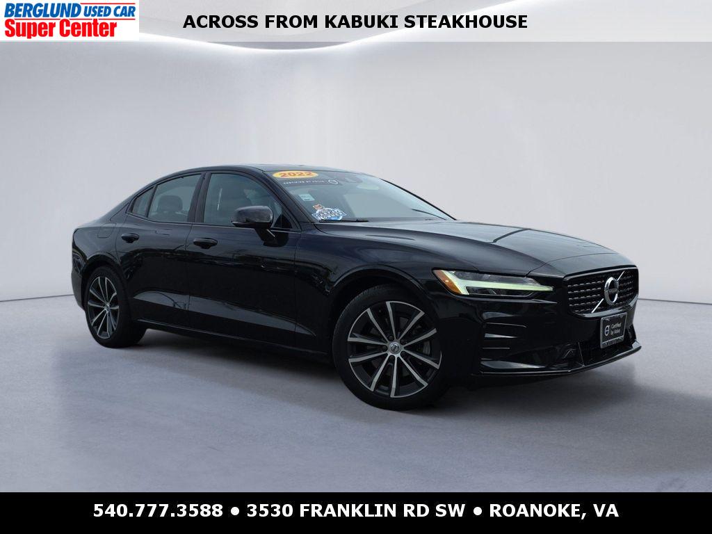 2022 Volvo S60 Momentum