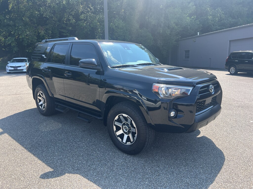 2022 Toyota 4Runner TRD photo 4
