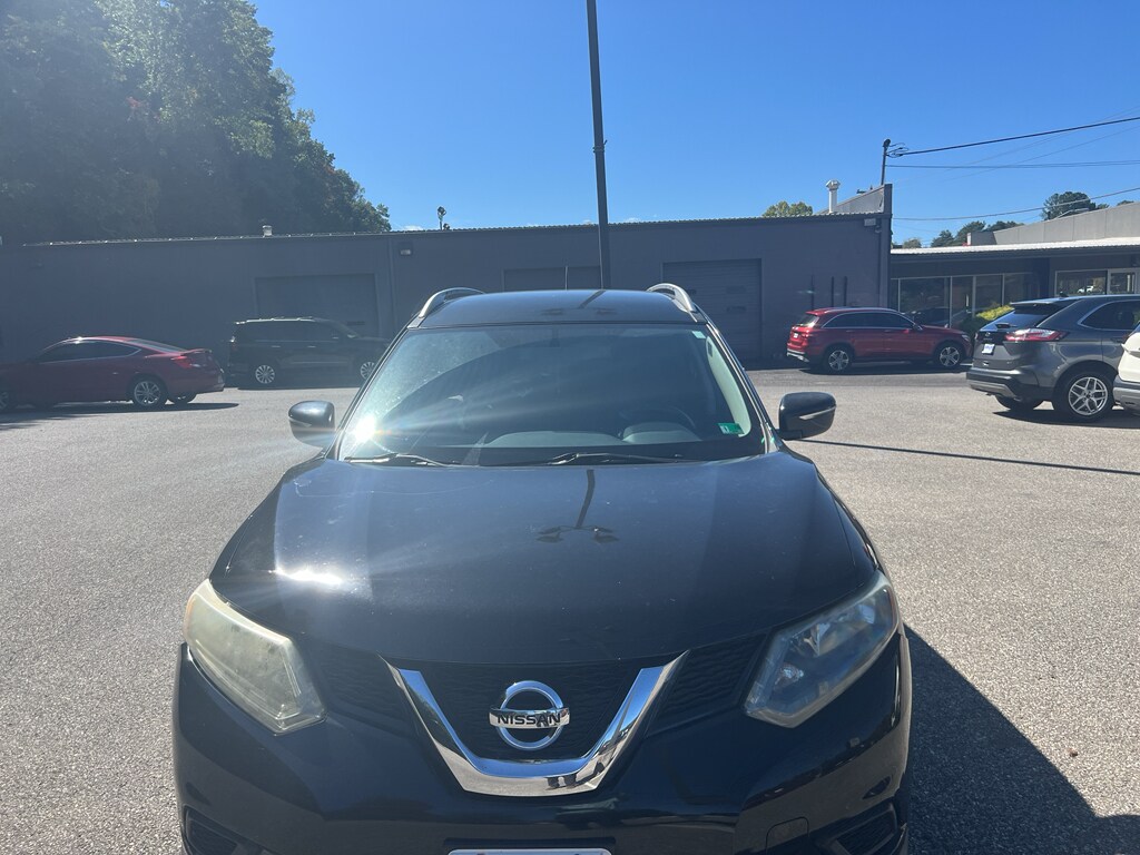 2015 Nissan Rogue SV photo 3