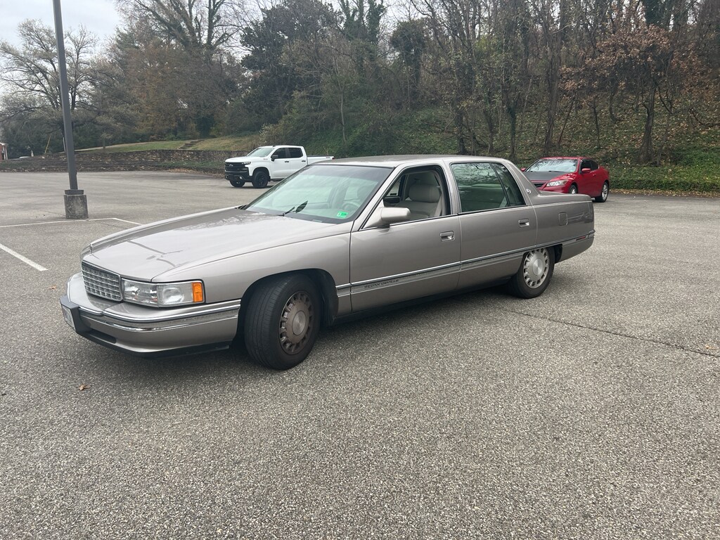 1996 Cadillac DeVille Base photo 4