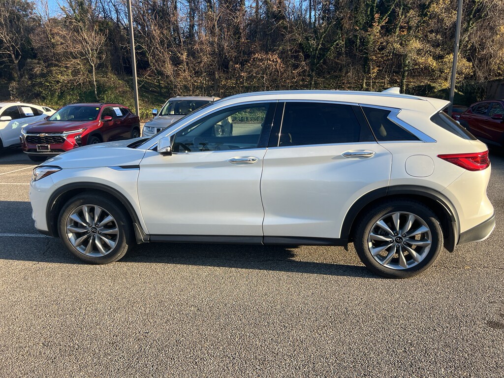 2021 Infiniti QX50 Essential photo 3