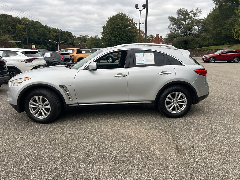 2016 Infiniti QX70 Base photo 3