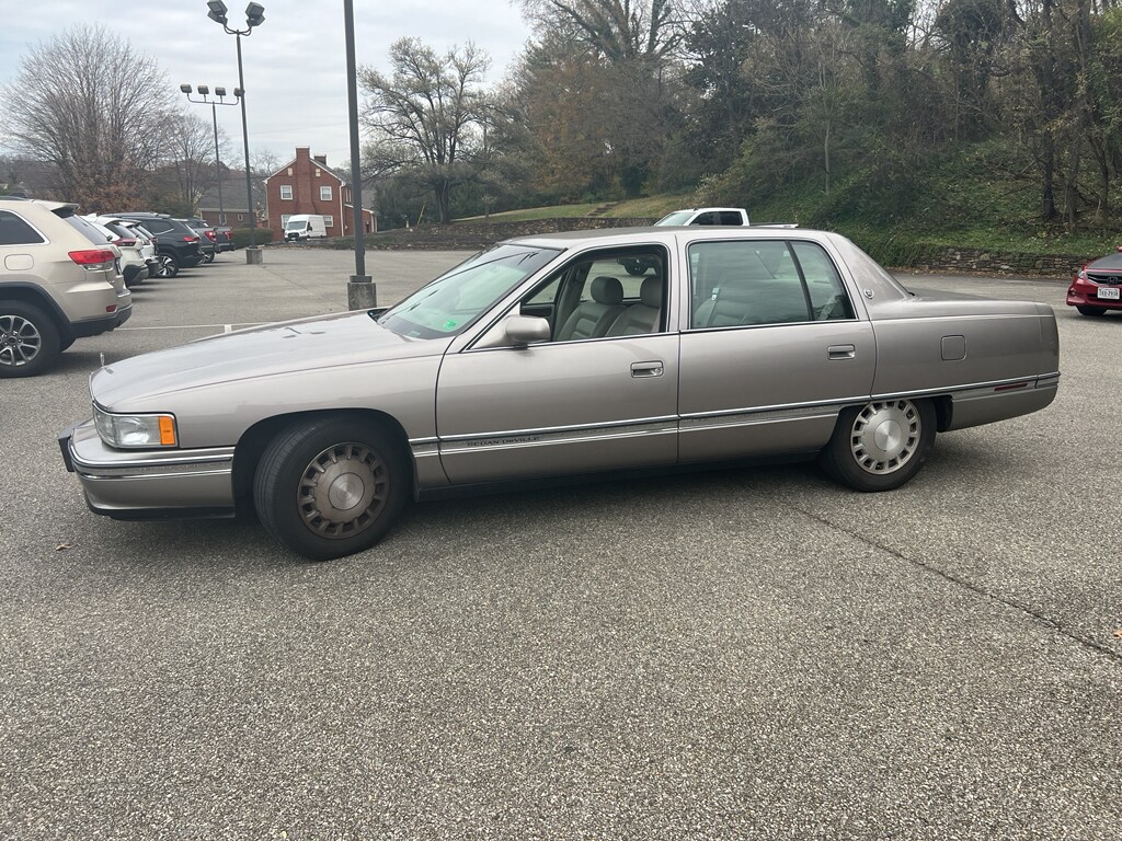 1996 Cadillac DeVille Base photo 3