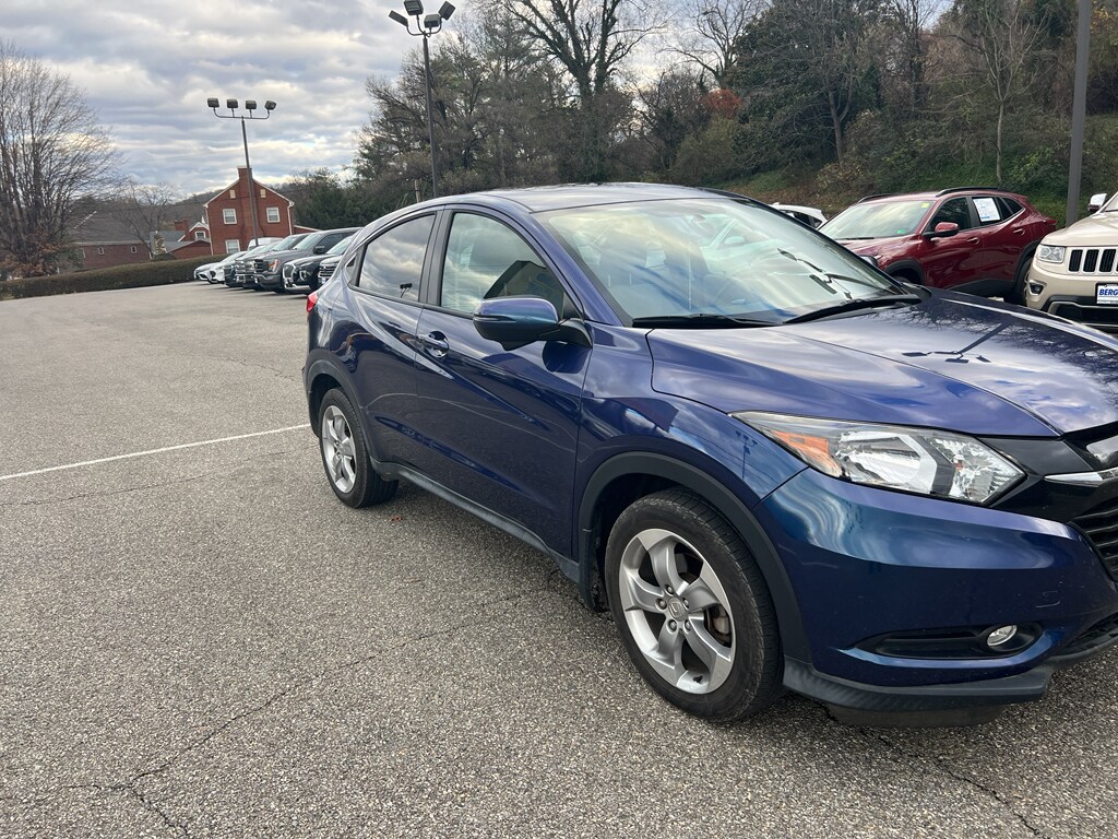 2017 Honda HR-V EX photo 2