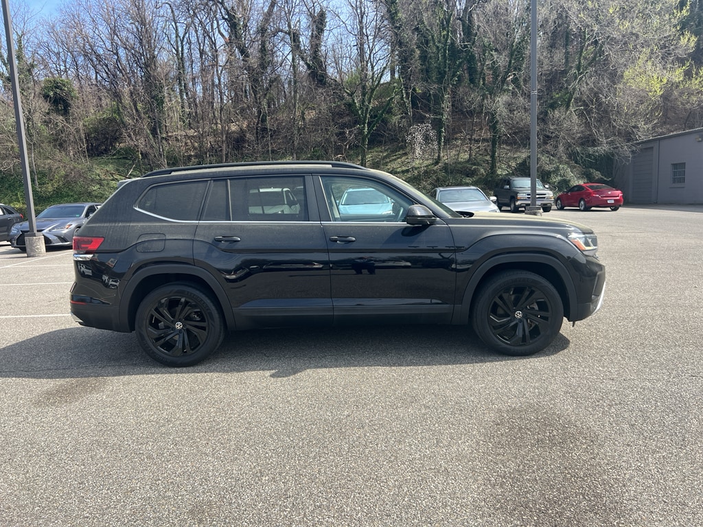 Used 2022 Volkswagen Atlas 2.0T SE w/Technology SUV