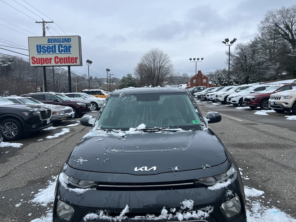 Used 2022 Kia Soul LX Hatchback