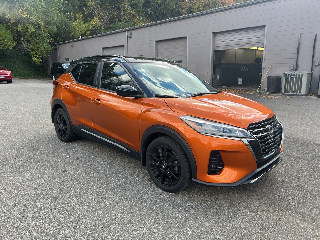 Used 2023 Nissan Kicks SR SUV