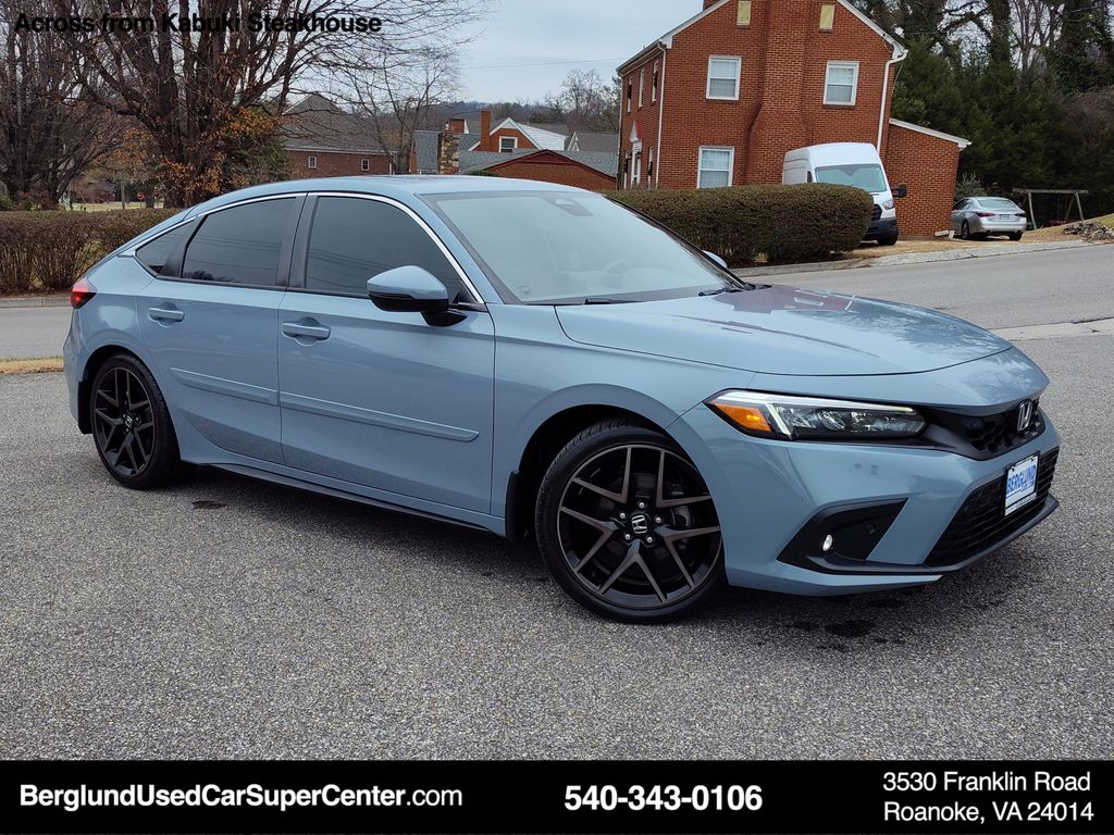 2022 Honda Civic Hatchback Sport Touring's photo