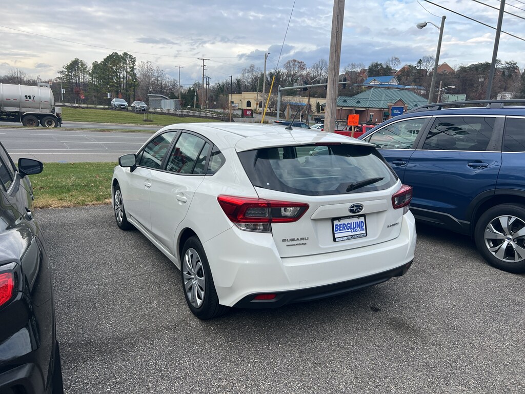 2021 Subaru Impreza Base photo 2