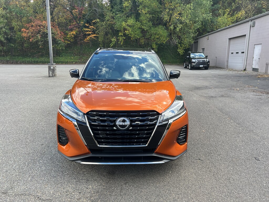 Used 2023 Nissan Kicks SR SUV