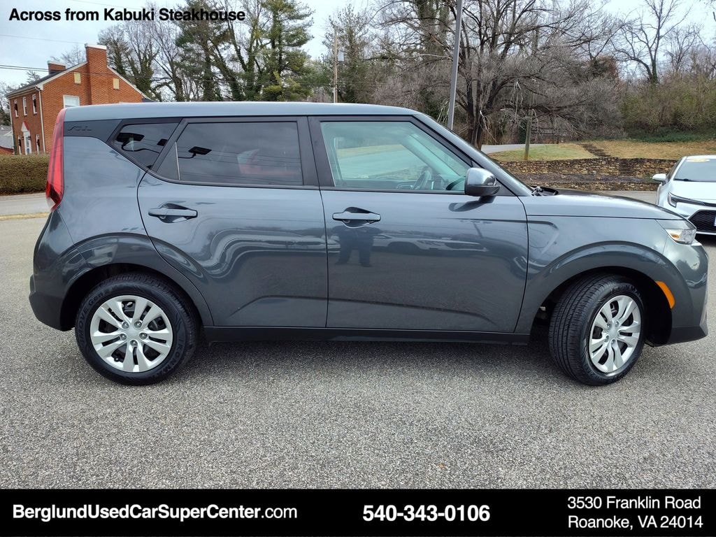 Used 2022 Kia Soul LX Hatchback