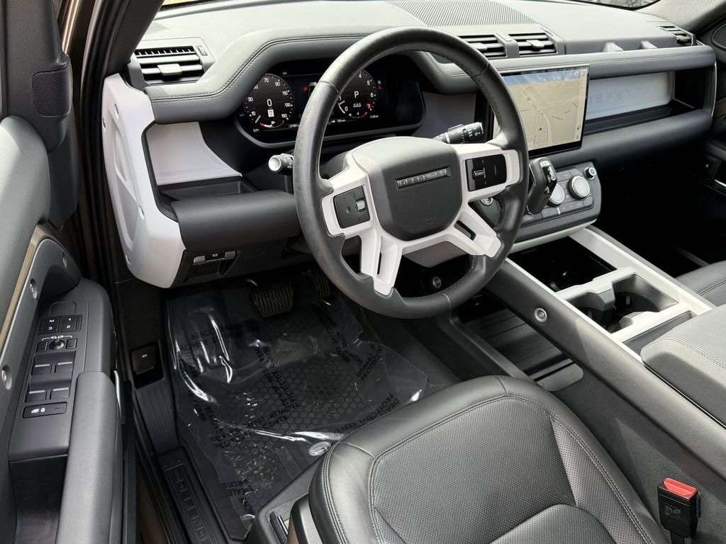2025 Land Rover Defender X-Dynamic SE - Photo 16