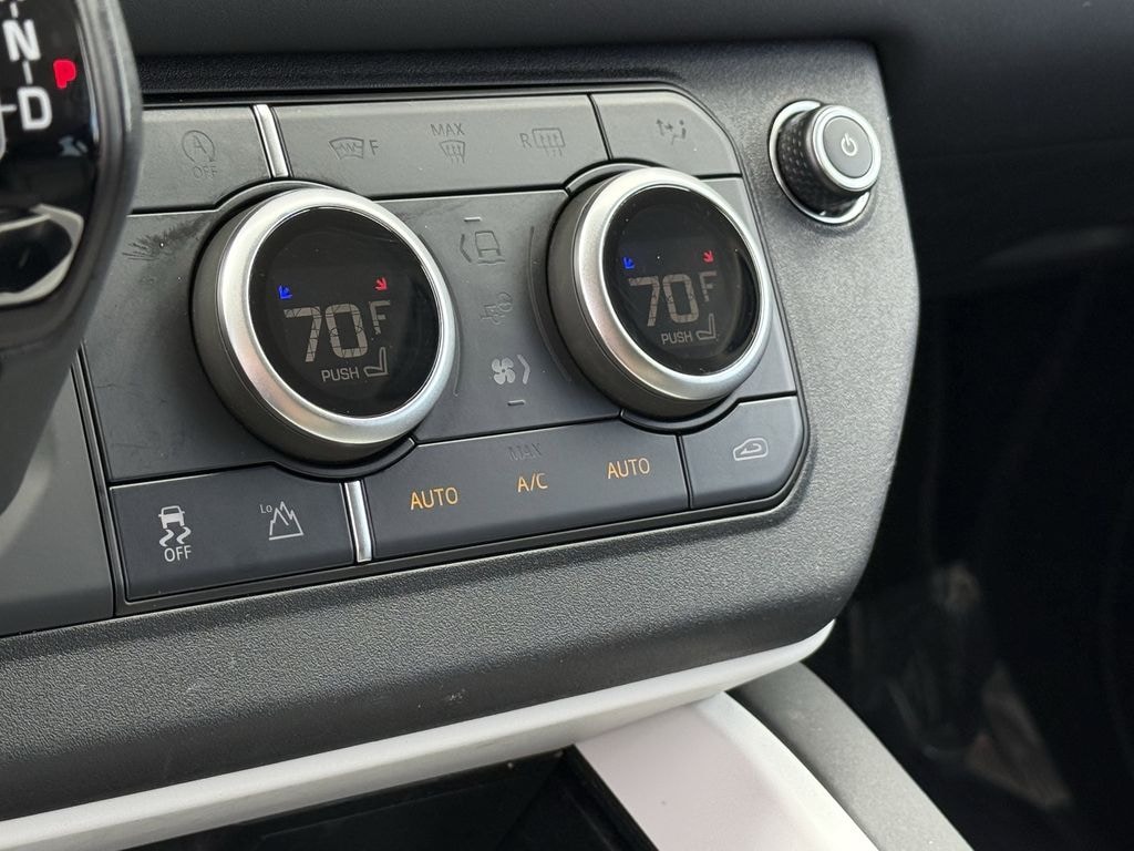 2025 Land Rover Defender X-Dynamic SE - Photo 28